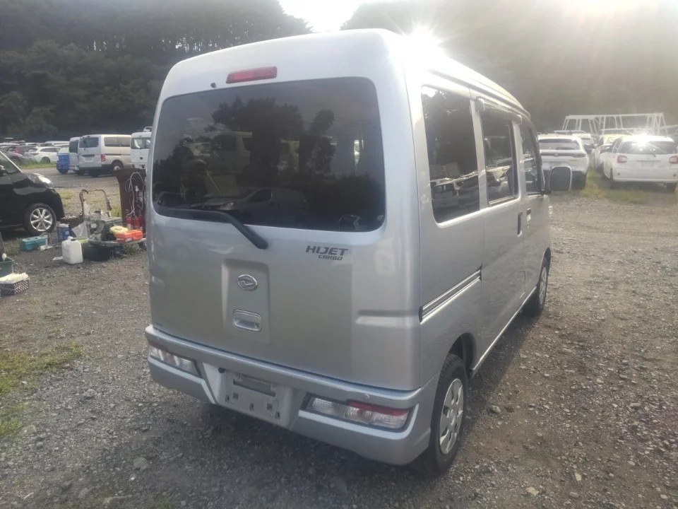 Daihatsu Hijet Cargo S321V 2021